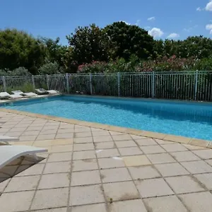 hostellerie-du-luberon.fr-provencehotel.com/